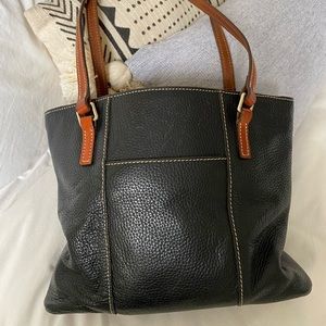 Dooney & Bourke Bags - Dooney & Bourke shoulder bag Dooney & Bourke Bags - Dooney & Bourke shoulder bag